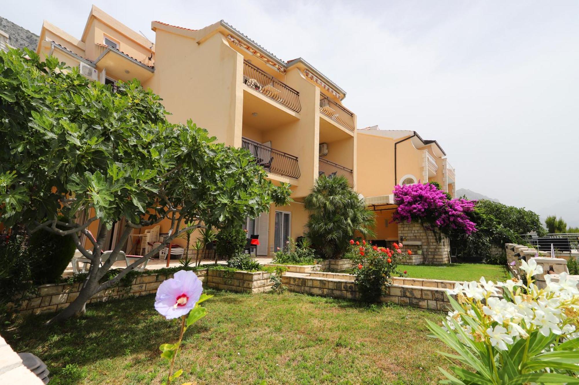 Apartments Edita & Robert Lokva Rogoznica Exterior photo